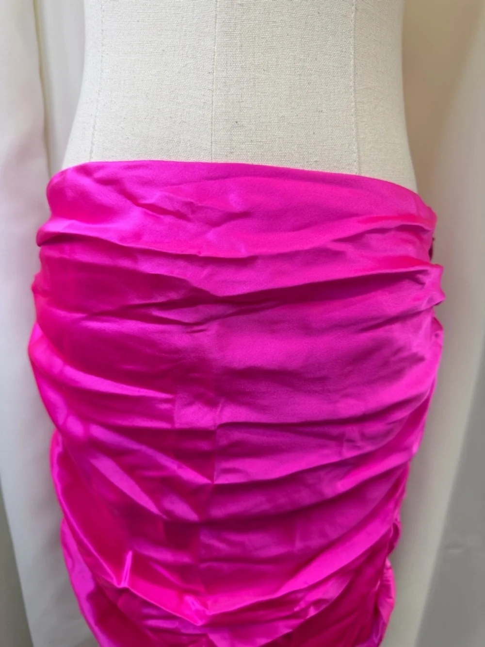 NWT Michelle Mason ‘Ruched Silk-Satin Mini Skirt’ in “Bright Pink” Size 8
